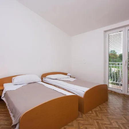 Guest house Bajan 545 3*