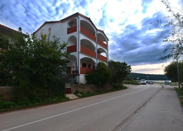 Pensjonat Bajan 545 Jadrtovac